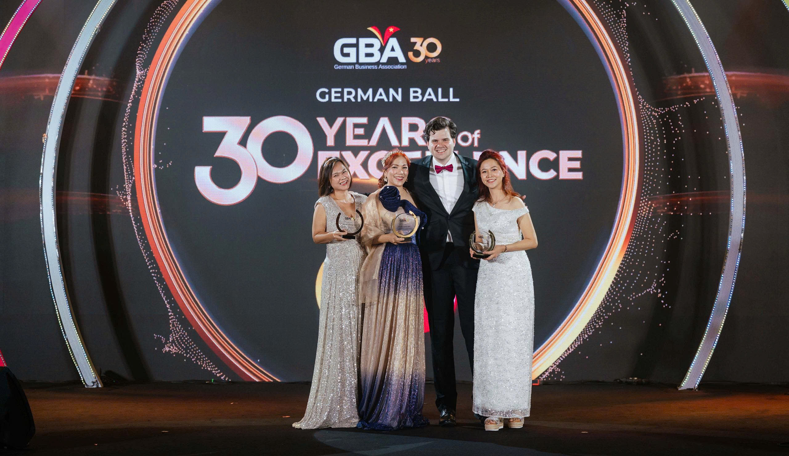 16e9738f18069458cd17