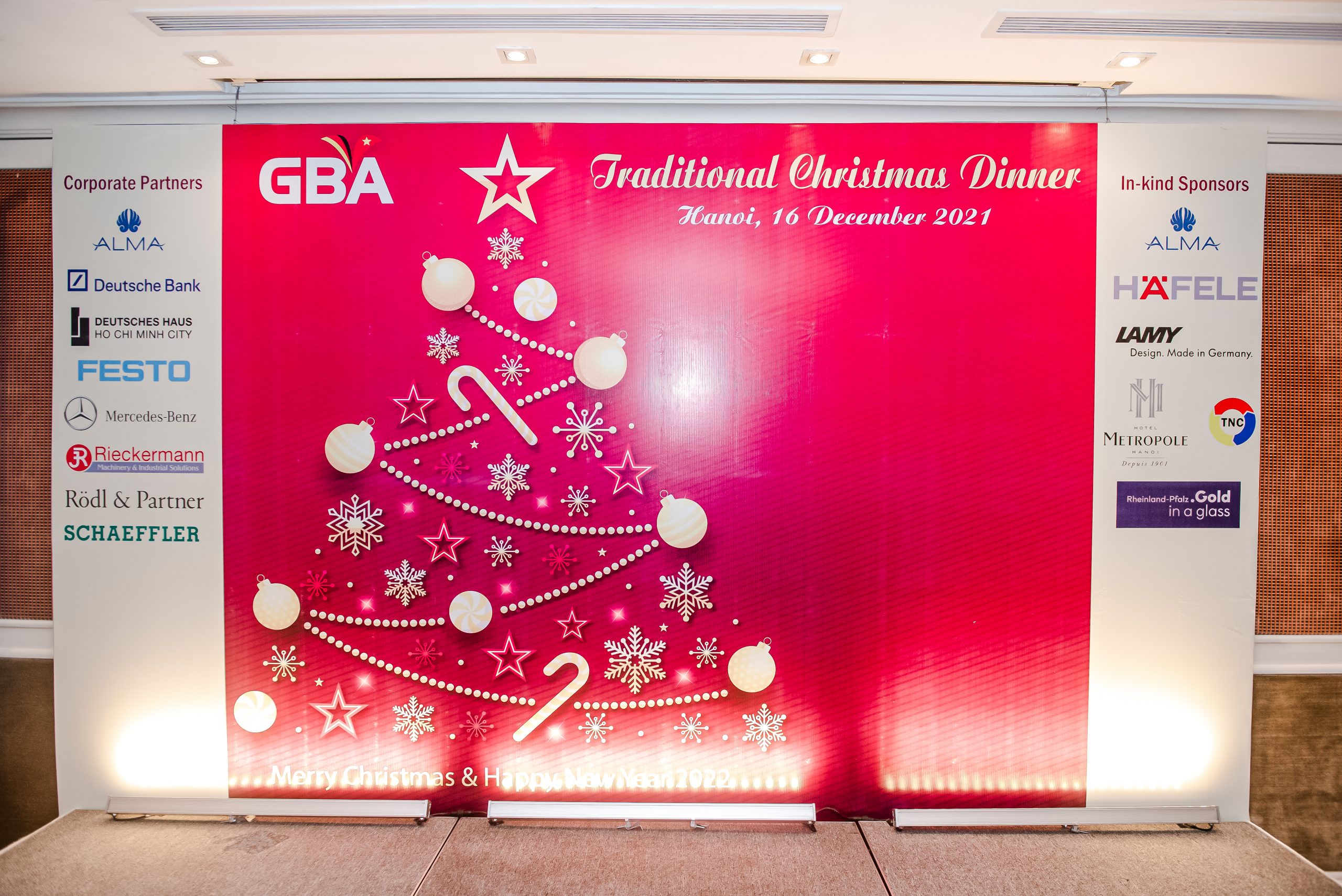 traditional-christmas-dinner-2021-with-gba-members-in-hanoi-gba