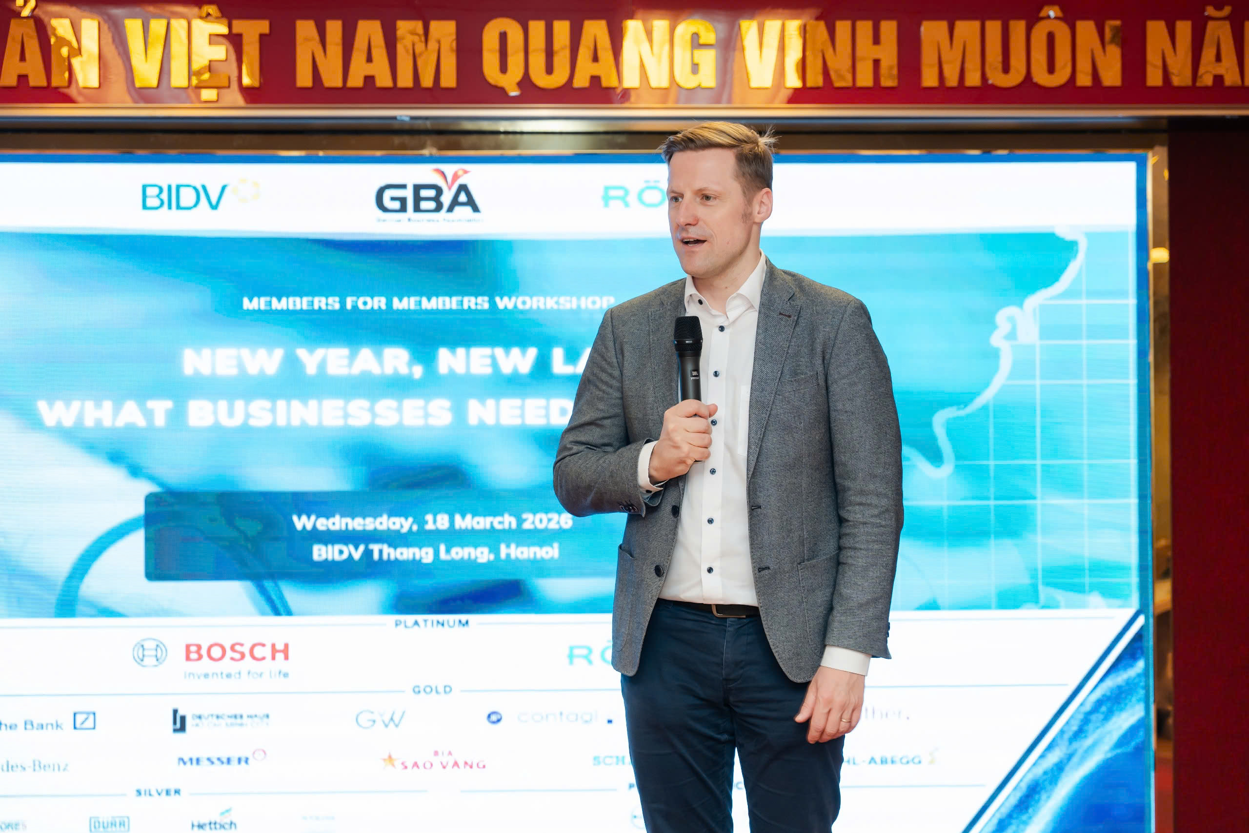 227cf54d98ec16b24ffd