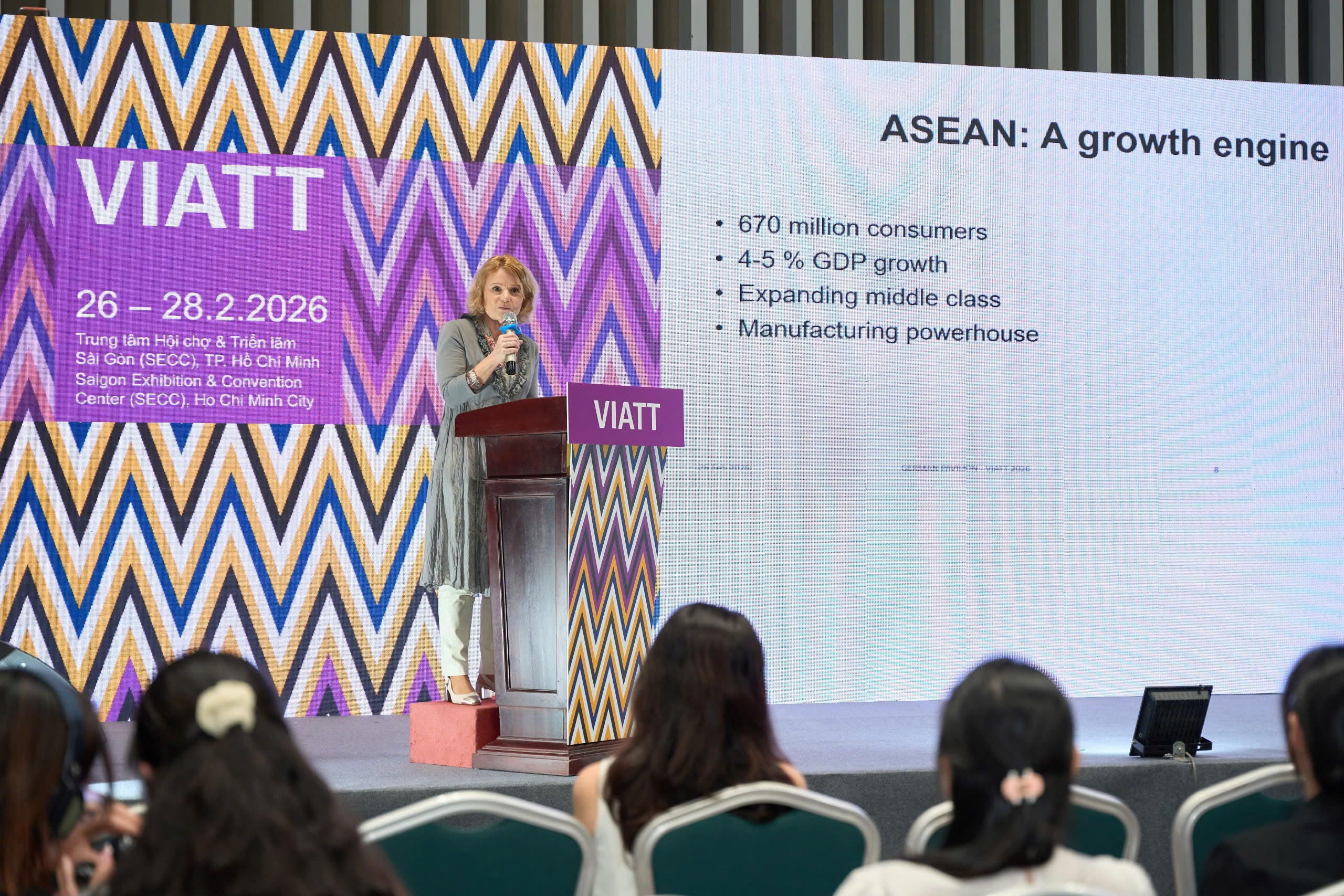 5151dbb8c1724f2c1663