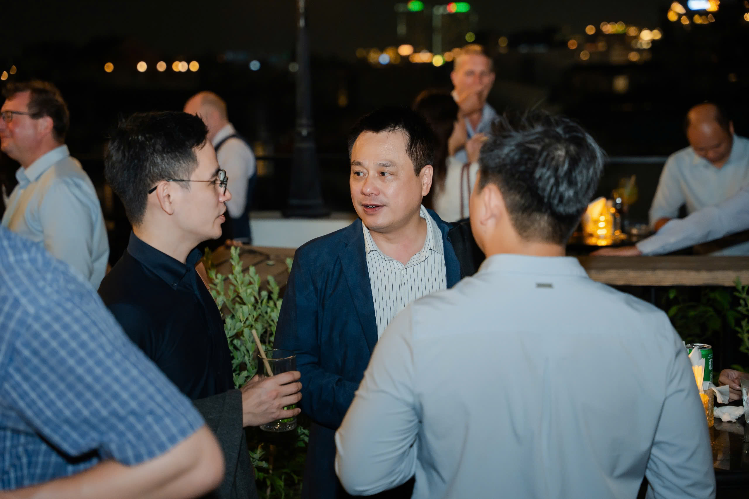 51b69c3f1851990fc040