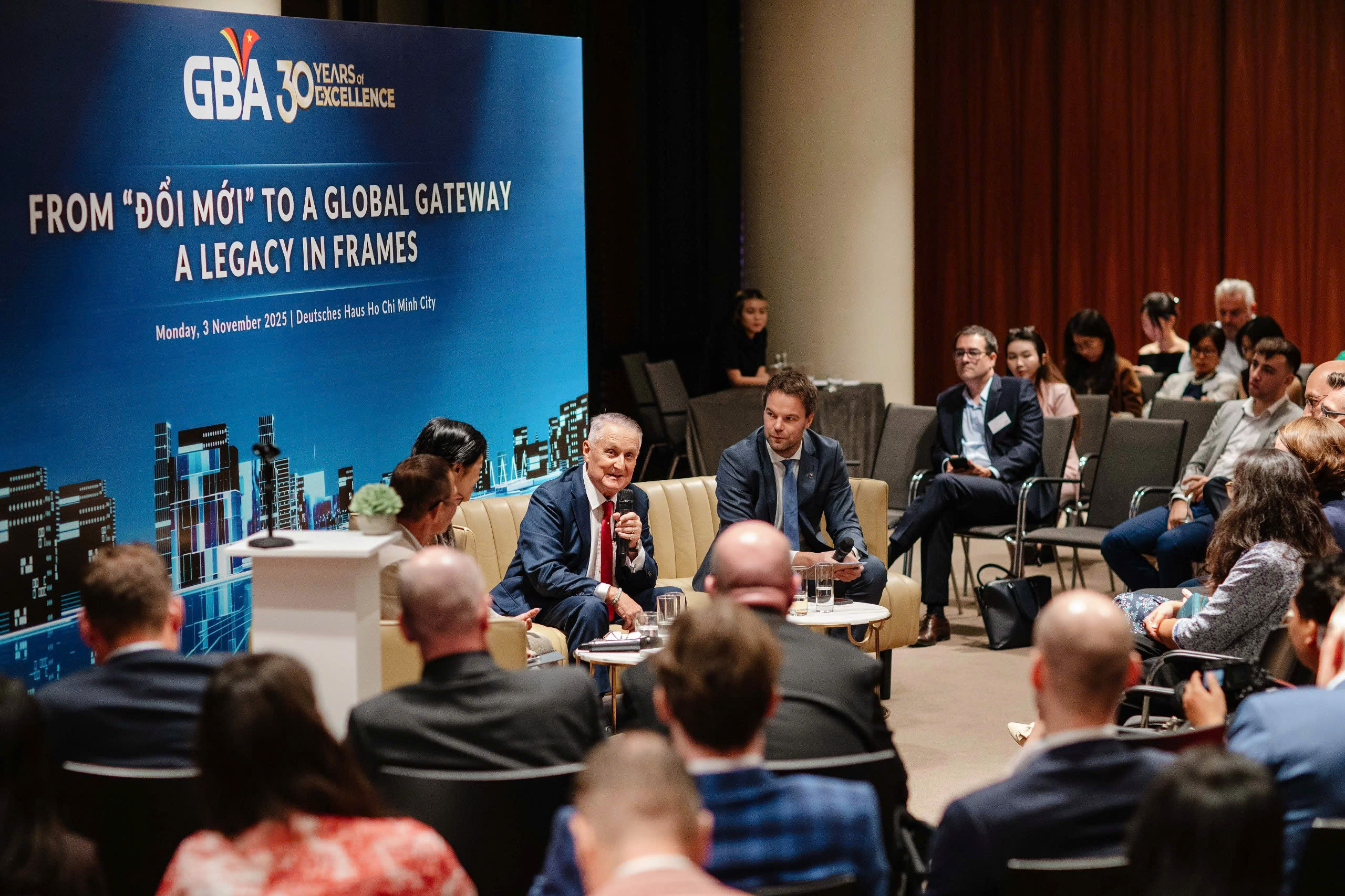 8e8eb1ff2d9da1c3f88c (1)