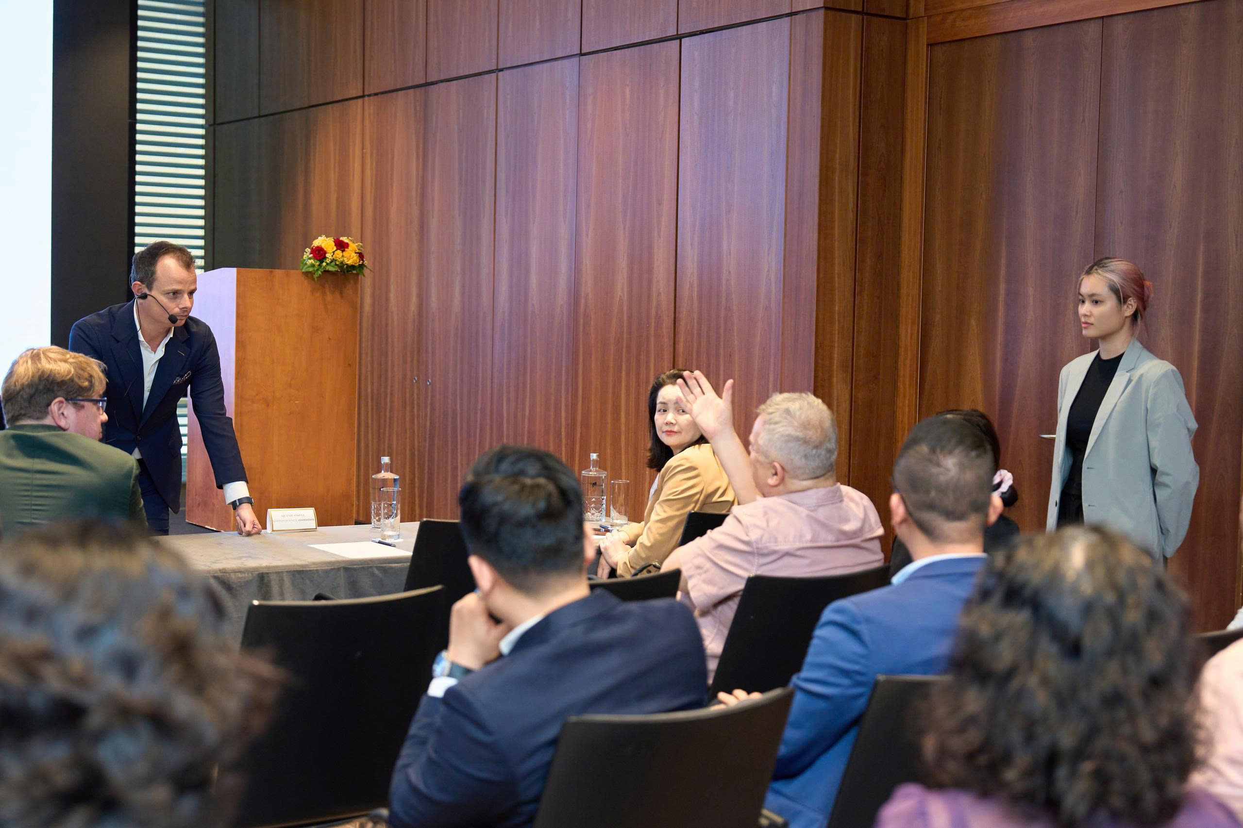 90749a95bbd53a8b63c4