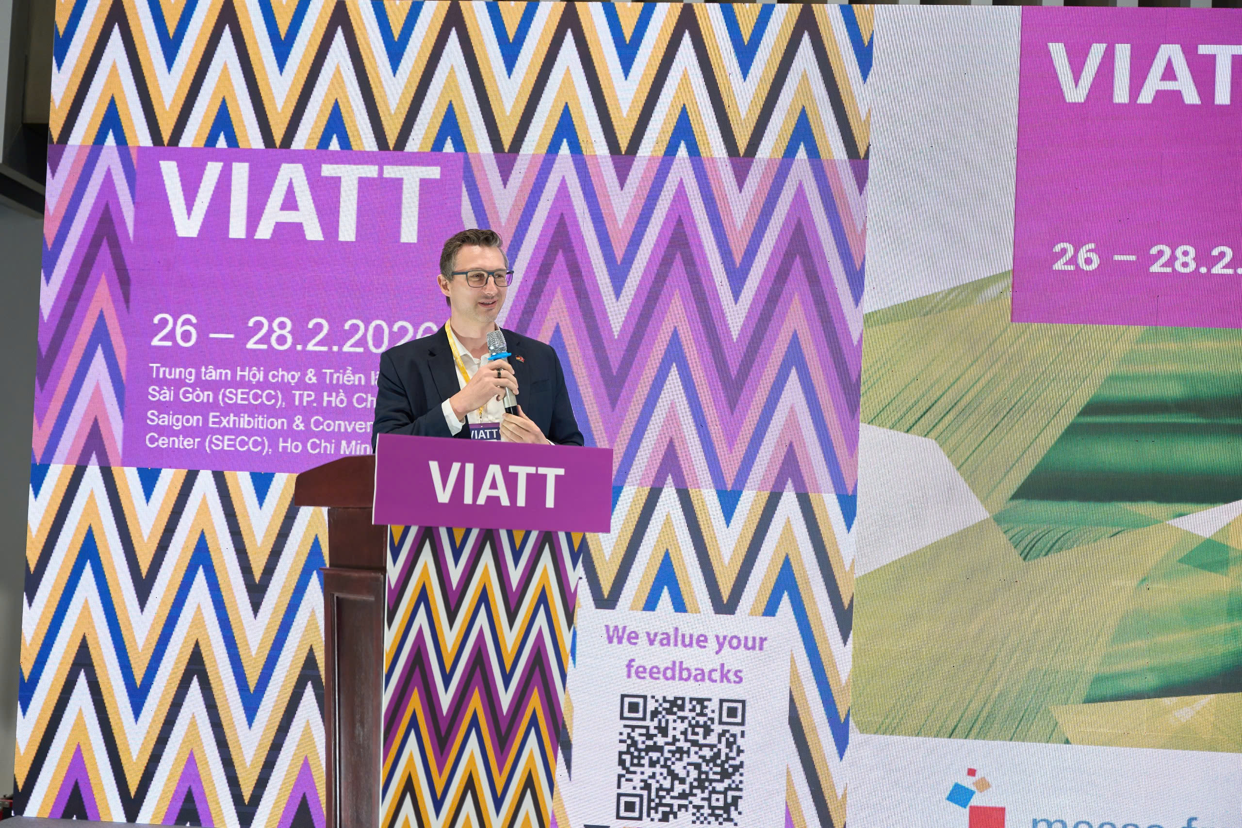 c702fbeae1206f7e3631