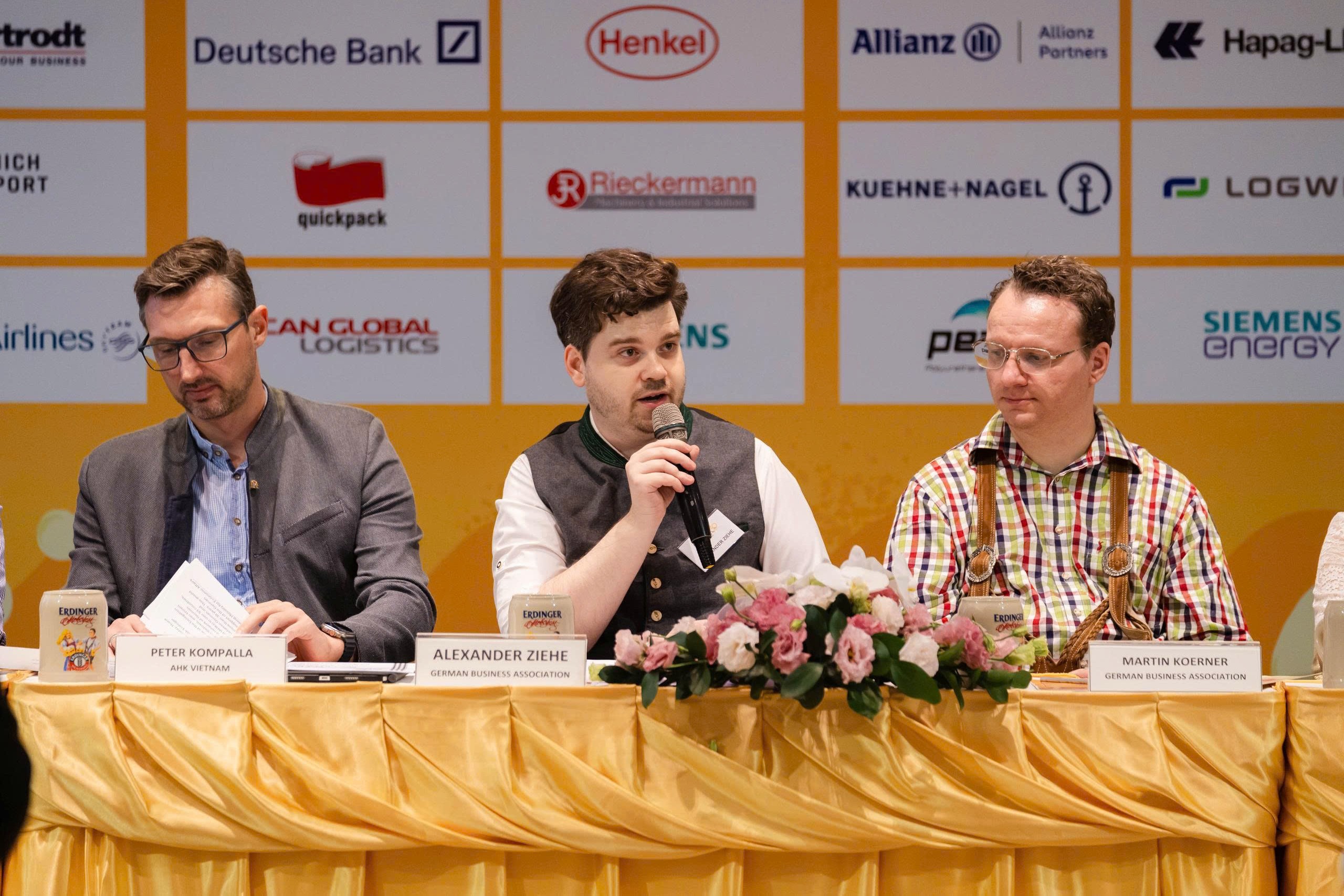 z6933847478022 67e59f1d763497dd4e22bac011d2e203