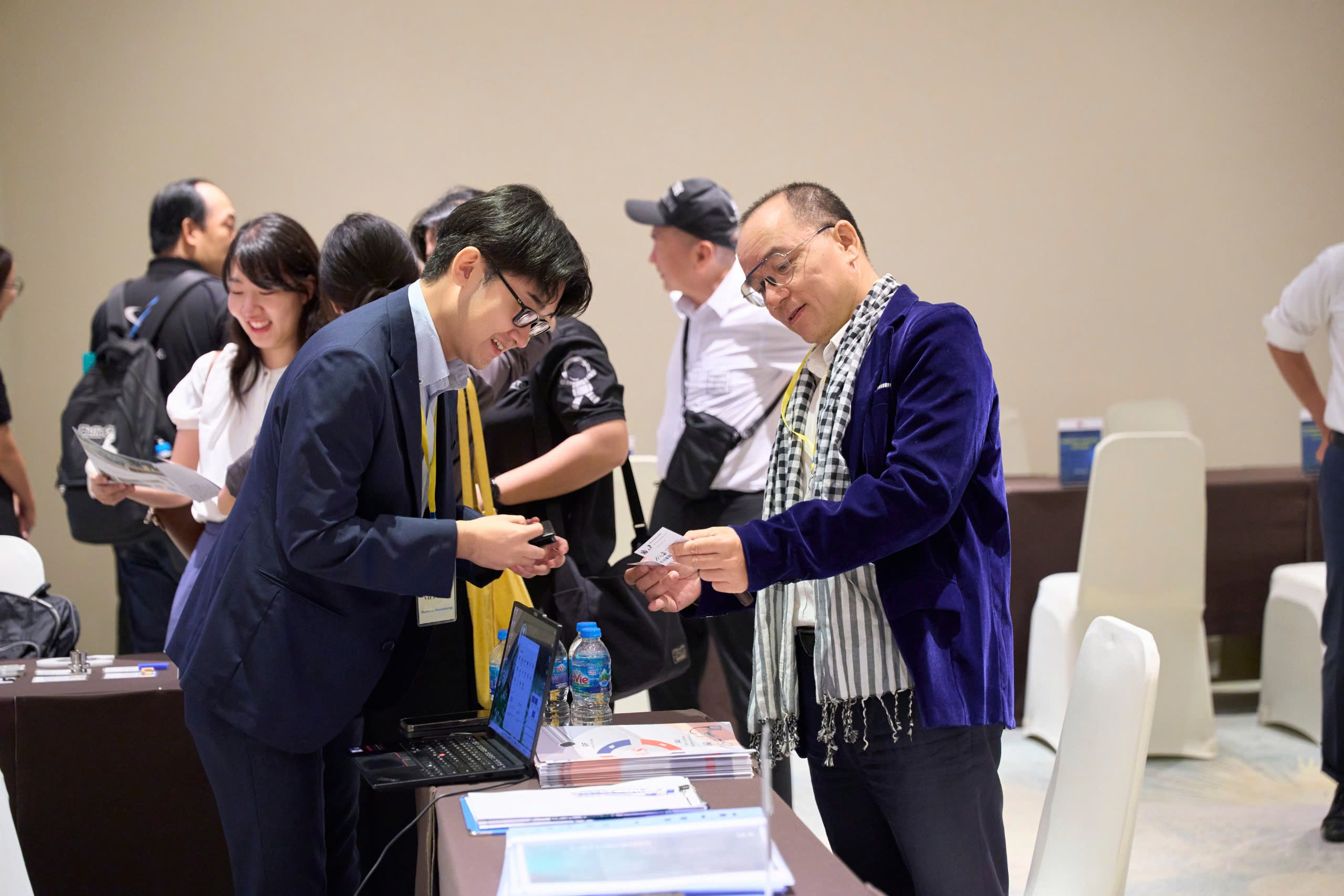 z7126145631142 e90da847f6a2f3450e1b6700949399a2